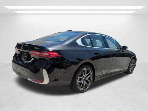 New 2026 BMW 530i w/ Premium Package RWD image 4
