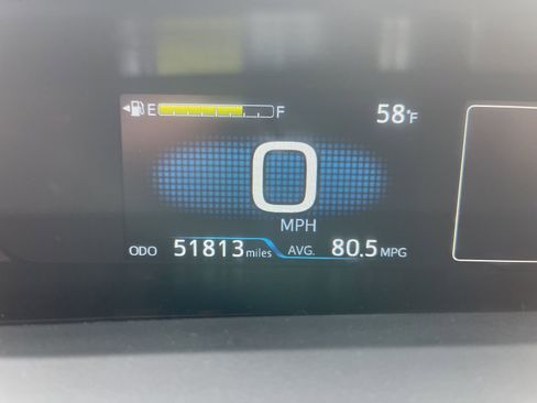 Used 2022 Toyota Prius Prime XLE image 6