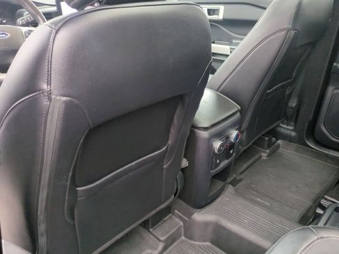 Used 2021 Ford Explorer Limited w/ Equipment Group 301A image 18