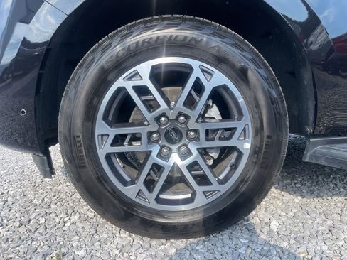 Used 2025 Ford Expedition Max Active AWD/4WD image 7