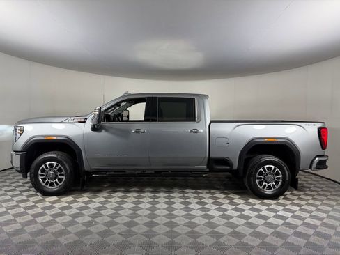 Used 2025 GMC Sierra 3500 SLT AWD/4WD image 10