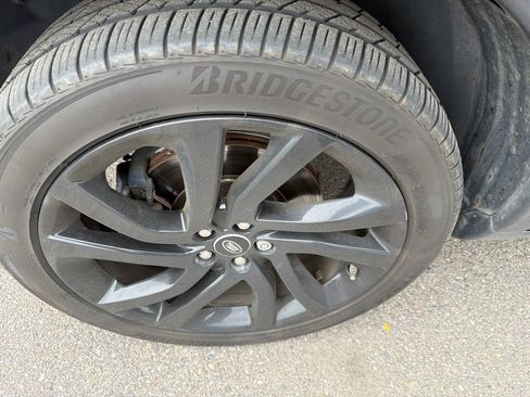 Used 2018 Land Rover Discovery Sport HSE Luxury AWD/4WD image 17