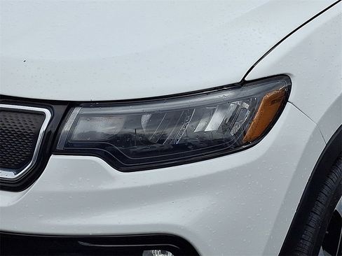 Used 2022 Jeep Compass Limited image 10