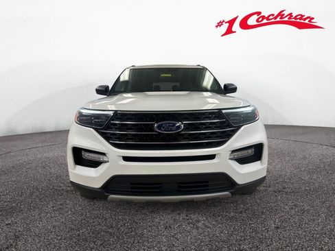 Used 2020 Ford Explorer XLT w/ Equipment Group 202A AWD/4WD image 33