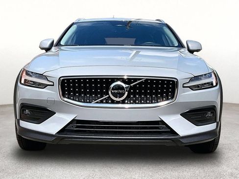 Used 2024 Volvo V60 B5 Cross Country Plus AWD/4WD image 4