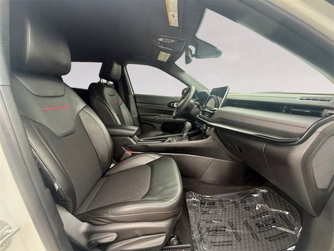 Used 2025 Jeep Compass Trailhawk w/ Trailer Tow Group image 17