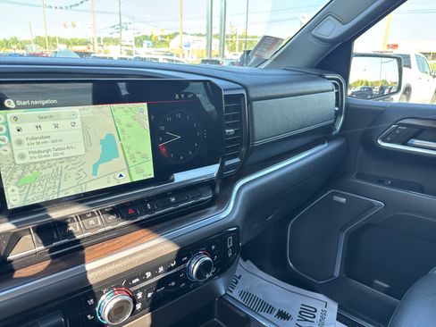 Used 2022 GMC Sierra 1500 SLT w/ SLT Premium Package image 22