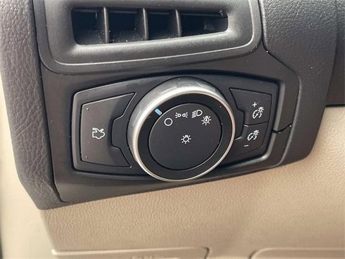 Used 2018 Ford Focus SE image 27