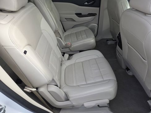 Used 2021 GMC Acadia Denali w/ Denali Technology Package image 28