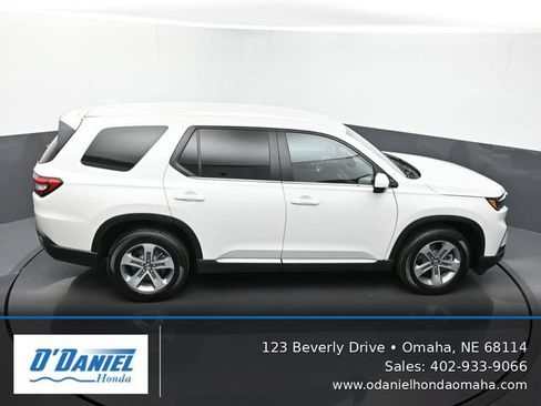 Used 2025 Honda Pilot EX-L image 19