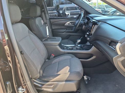 Used 2023 Chevrolet Traverse LT image 25