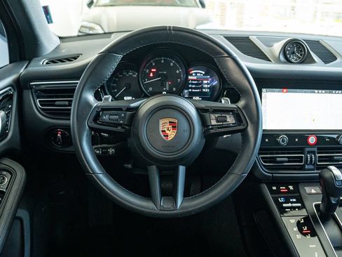 Certified 2024 Porsche Macan AWD/4WD image 23