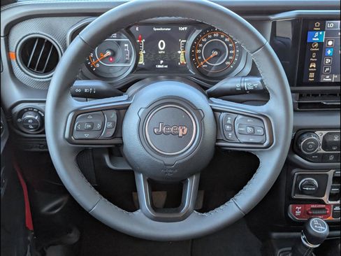 Used 2026 Jeep Gladiator Mojave AWD/4WD image 12