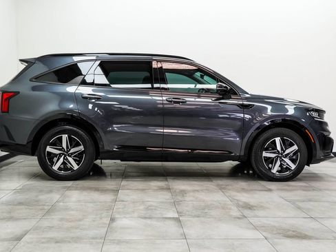 Used 2023 Kia Sorento S w/ Panoramic Sunroof Package FWD image 10