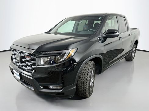 Used 2025 Honda Ridgeline TrailSport image 3
