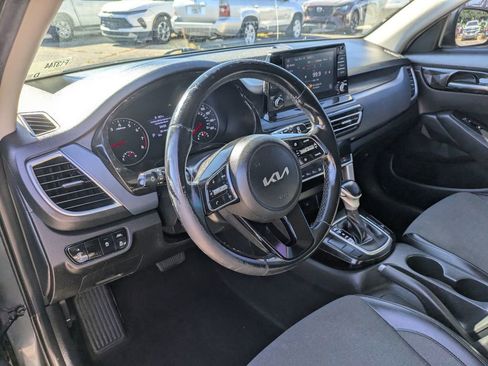 Used 2023 Kia Seltos S image 13
