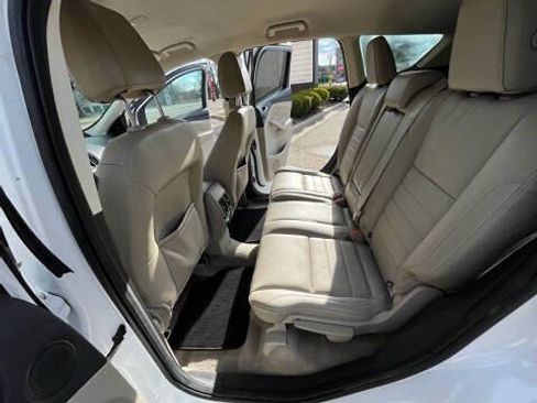 Used 2013 Ford Escape Titanium w/ Class II Trailer Tow Pkg image 13