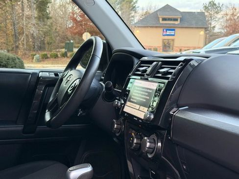 Used 2023 Toyota 4Runner TRD Off-Road image 29