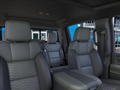 New 2026 Chevrolet Silverado 2500 ZR2 w/ LPO, Dark Essentials Package AWD/4WD image 24