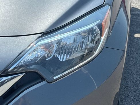 Used 2019 Nissan Versa Note SV FWD image 17