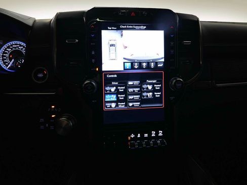 Used 2020 RAM 1500 Limited w/ Black Appearance Package AWD/4WD image 17