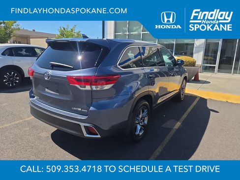 Used 2018 Toyota Highlander Limited Platinum AWD/4WD image 5