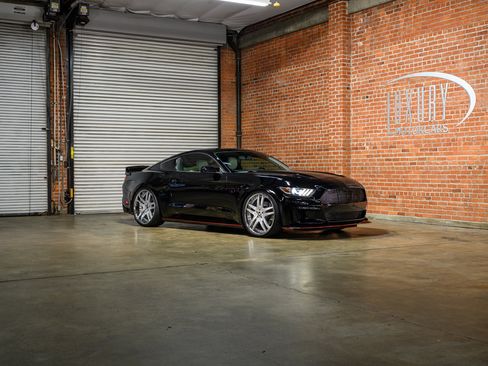 Used 2016 Ford Mustang GT image 6