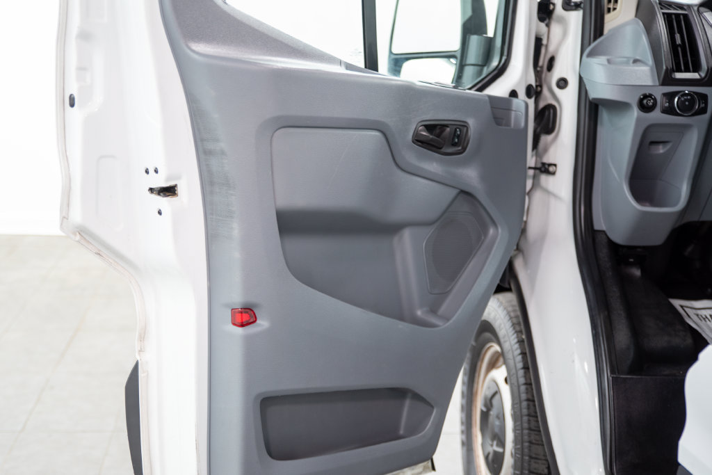 Used 2016 Ford Transit 150 XL RWD image 6