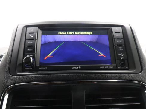 Used 2018 Dodge Grand Caravan SE FWD image 22