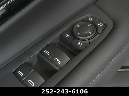 Used 2026 Chevrolet Suburban Z71 w/ Comfort Package AWD/4WD image 31