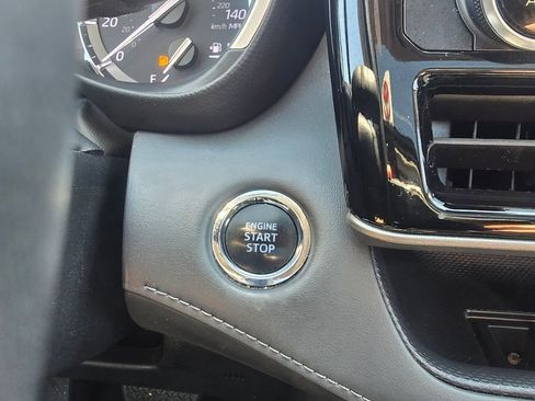 Used 2022 Toyota Highlander XLE AWD/4WD image 27