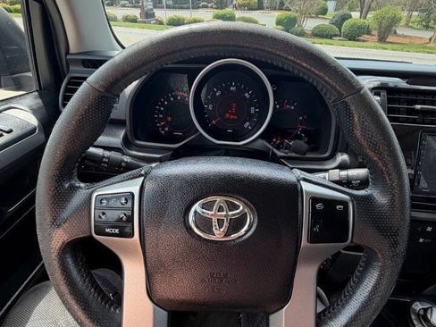 Used 2011 Toyota 4Runner Limited AWD/4WD image 13