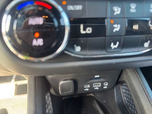 Certified 2022 Chevrolet TrailBlazer RS w/ Technology Package FWD image 19