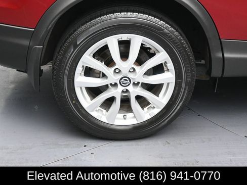 Used 2021 Nissan Rogue Sport SV AWD/4WD image 5