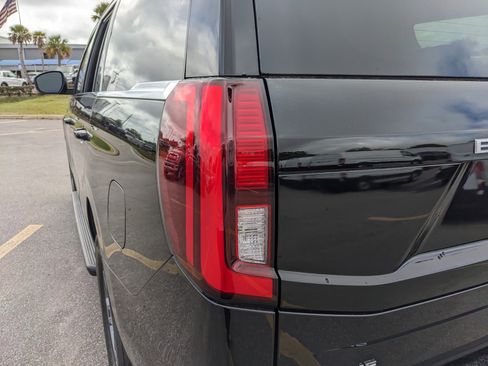 Used 2025 Ford Expedition Active image 12