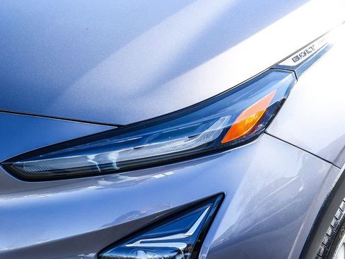 Used 2023 Chevrolet Bolt EUV LT w/ Driver Confidence Package image 18