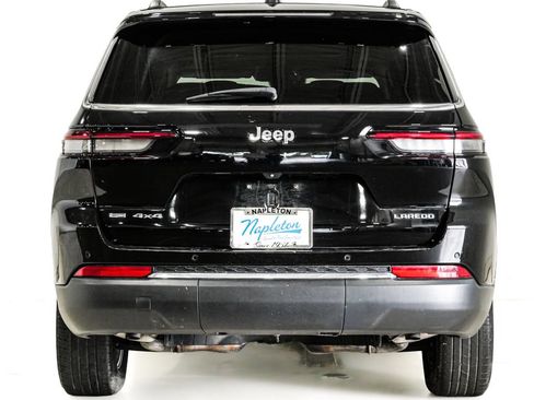 Used 2022 Jeep Grand Cherokee L Laredo w/ Luxury Tech Group I AWD/4WD image 8