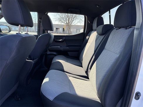 Used 2022 Toyota Tacoma TRD Off-Road image 26