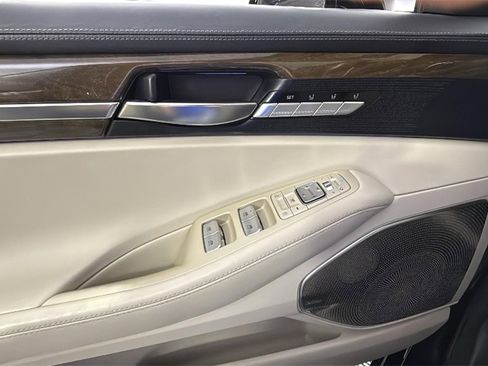 Used 2018 Genesis G90 3.3T Premium image 25