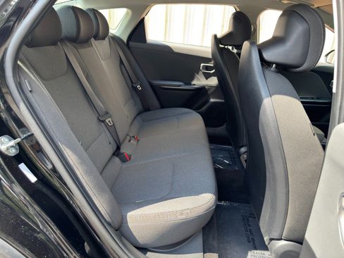 Used 2025 Kia K4 FWD image 34