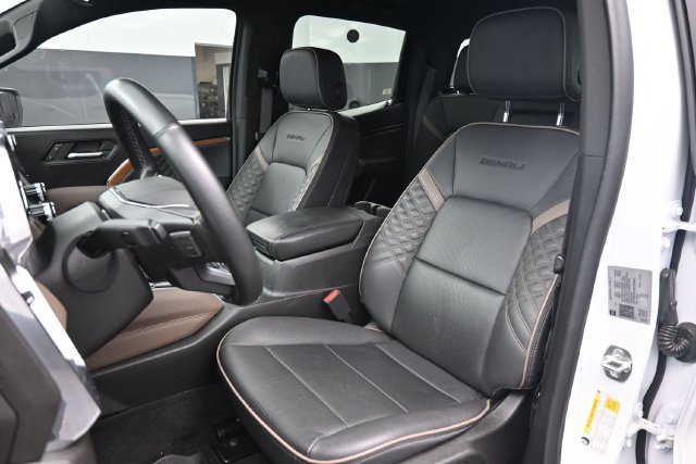 Used 2024 GMC Canyon Denali AWD/4WD image 17