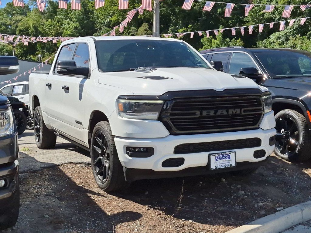 Used 2023 RAM 1500 Laramie AWD/4WD image 3