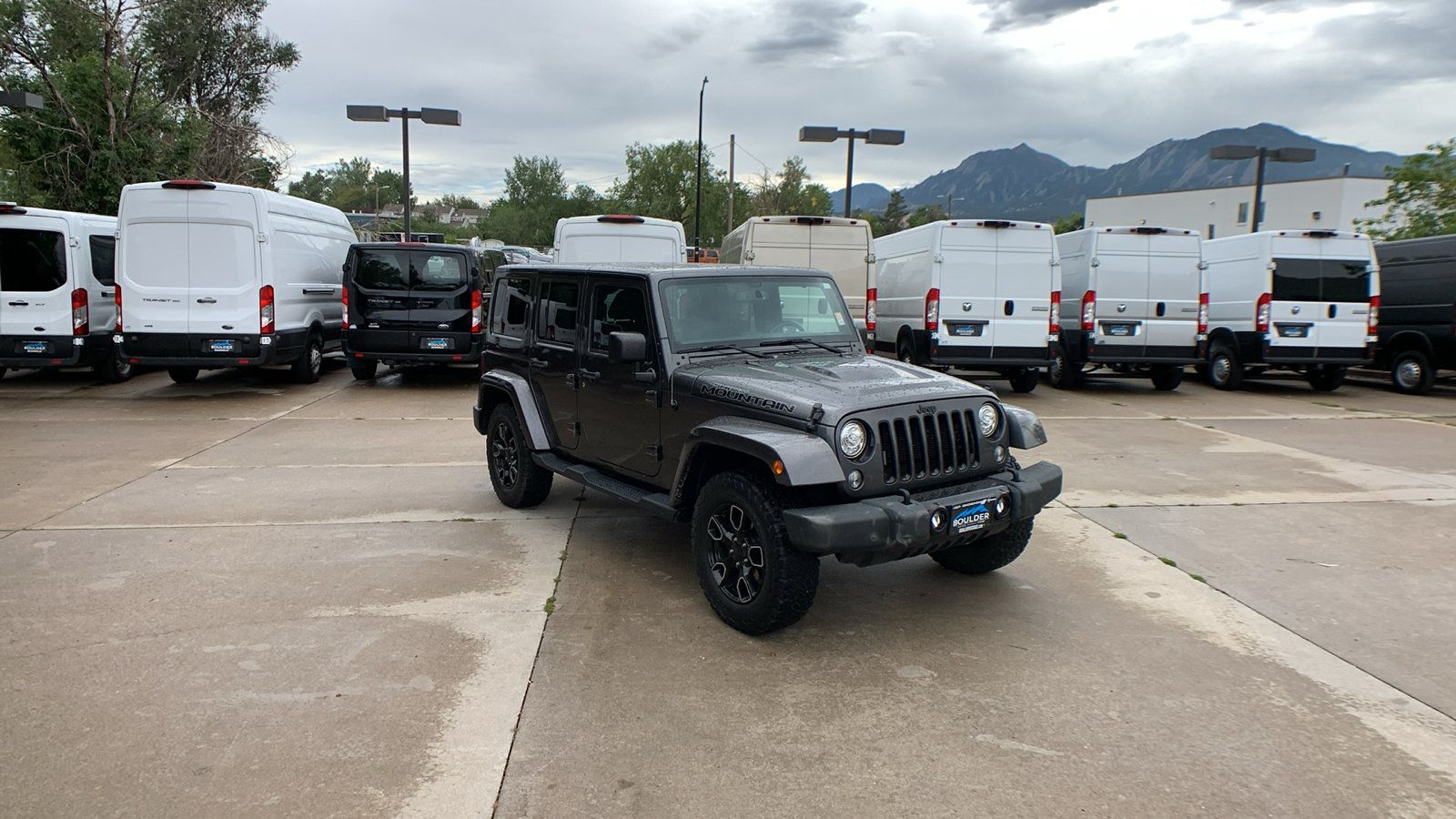 Used 2017 Jeep Wrangler Unlimited Sahara AWD/4WD image 6