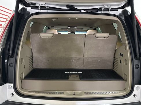 Used 2016 Cadillac Escalade Premium RWD image 11