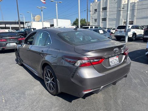 Used 2024 Toyota Camry SE FWD image 6