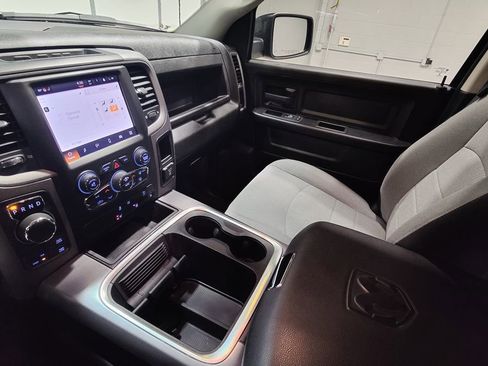 Used 2022 RAM 1500 Express w/ Wheel & Sound Group image 32