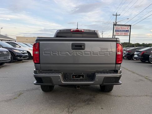 Used 2022 Chevrolet Colorado Z71 AWD/4WD image 5