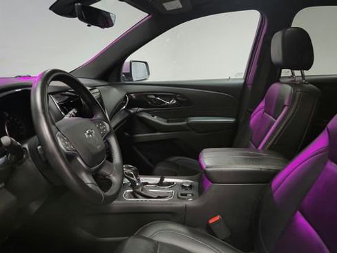 Used 2022 Chevrolet Traverse RS image 16