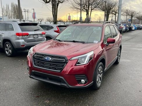 Used 2022 Subaru Forester Premium image 3