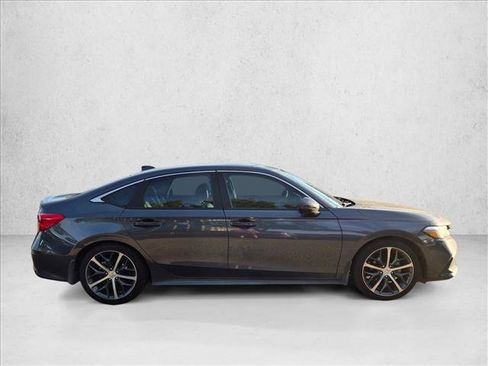 Used 2023 Honda Civic Touring image 4